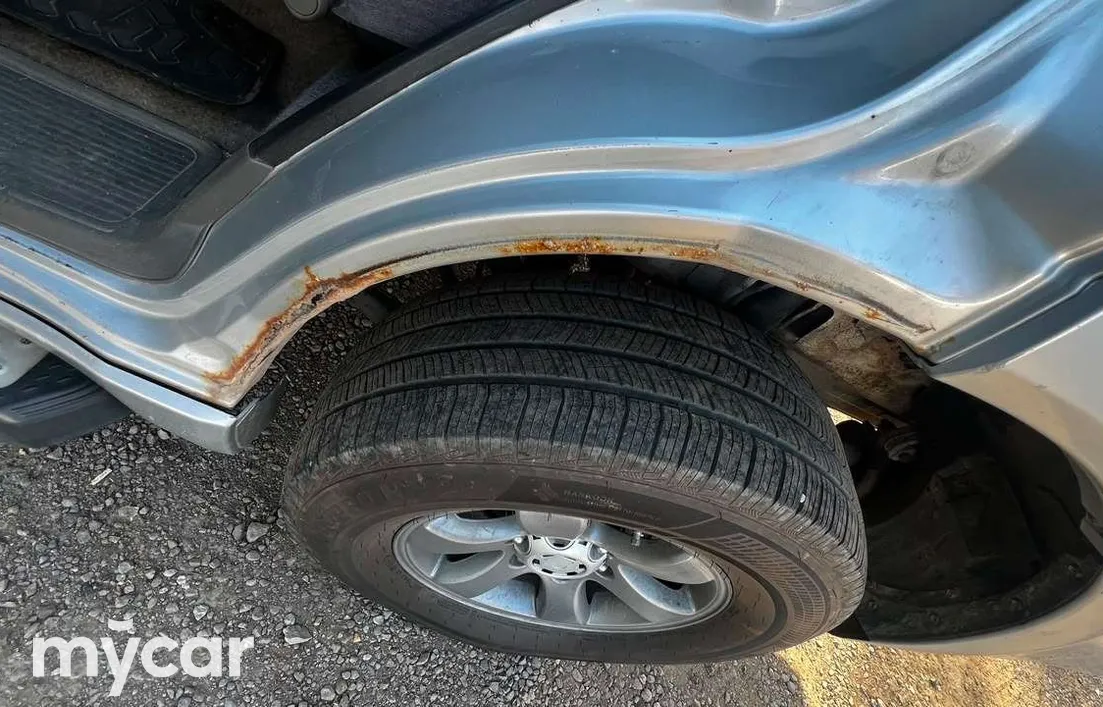 Mitsubishi Pajero 2002