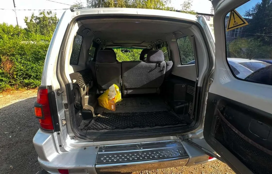 Mitsubishi Pajero 2002