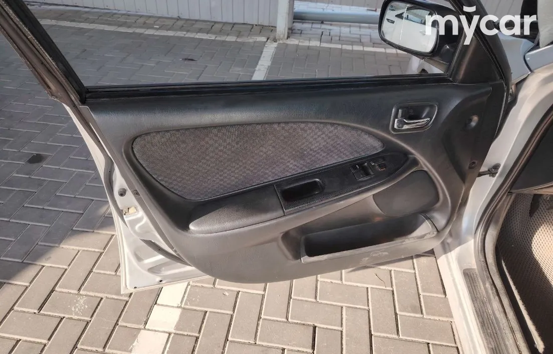 Toyota Avensis 2001
