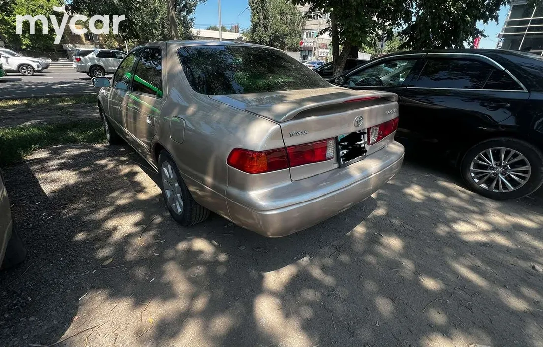 Toyota Camry 2000