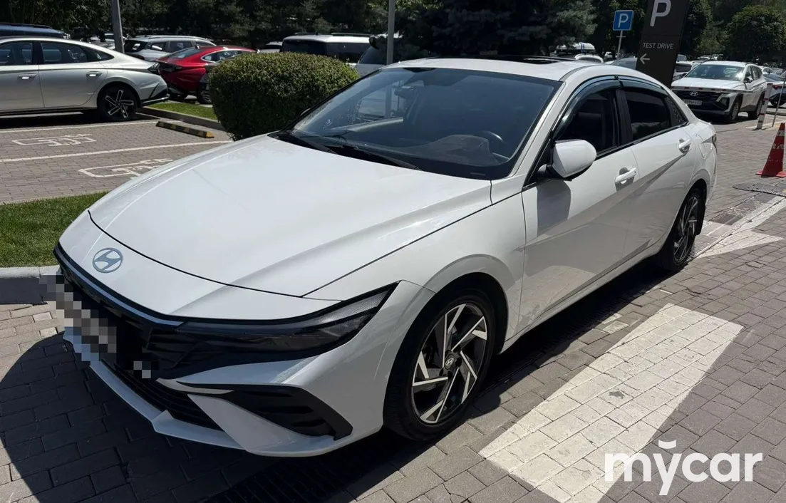 Hyundai Elantra 2024