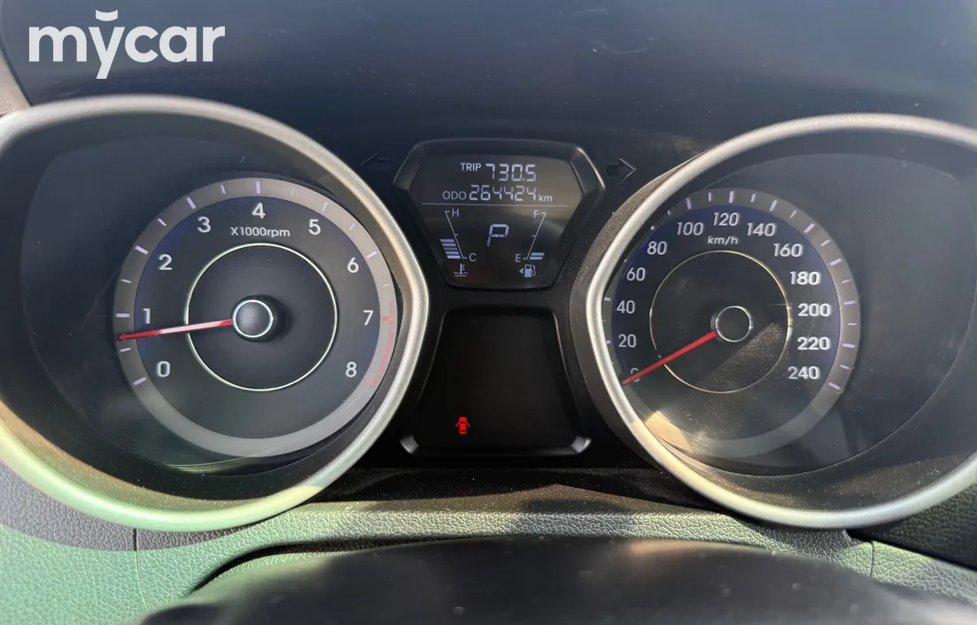 Hyundai Elantra 2011