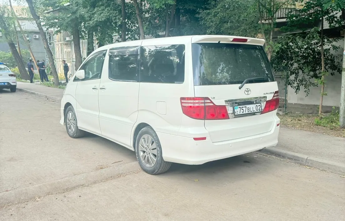 Toyota Alphard 2009