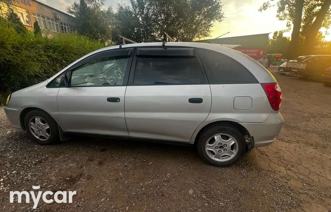 Toyota Nadia 1998