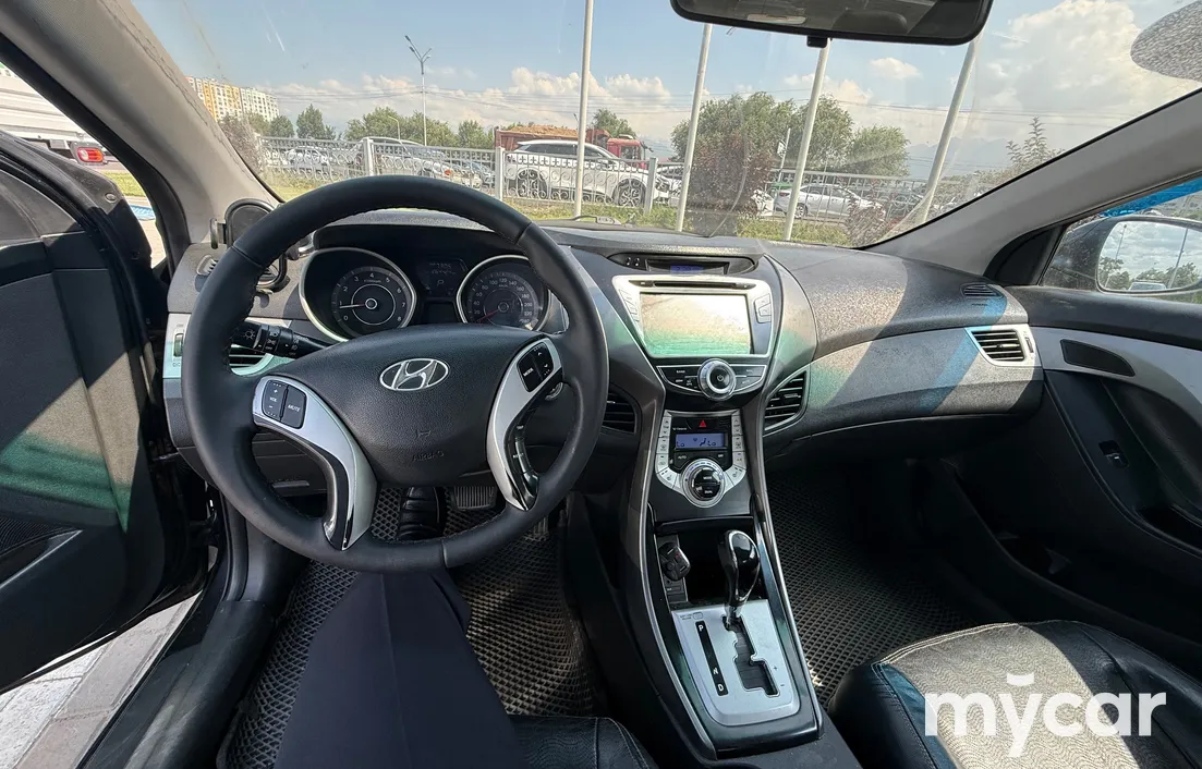 Hyundai Elantra 2011