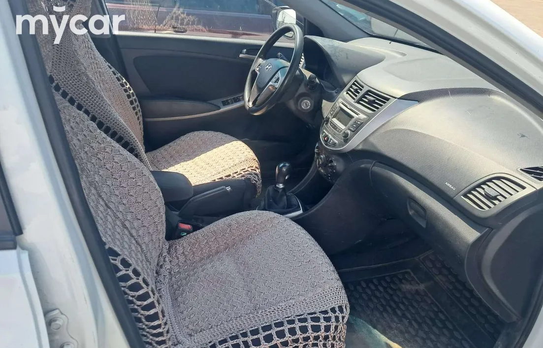 Hyundai Solaris 2014