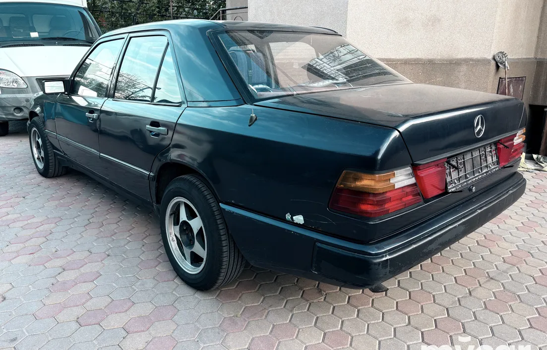 Mercedes-Benz E-Класс 1987