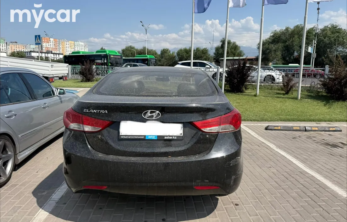 Hyundai Elantra 2011