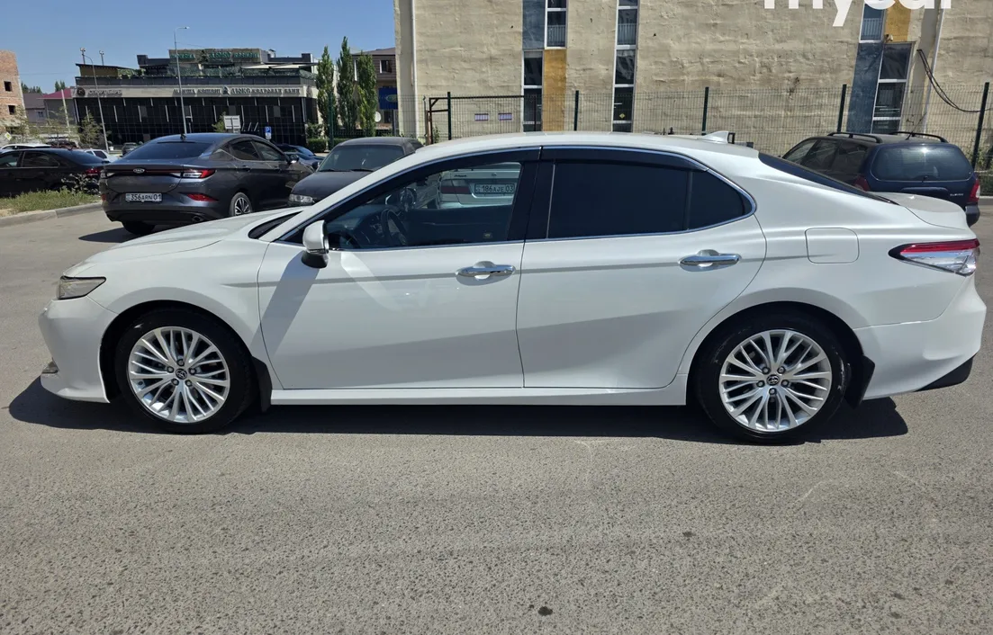 Toyota Camry 2019