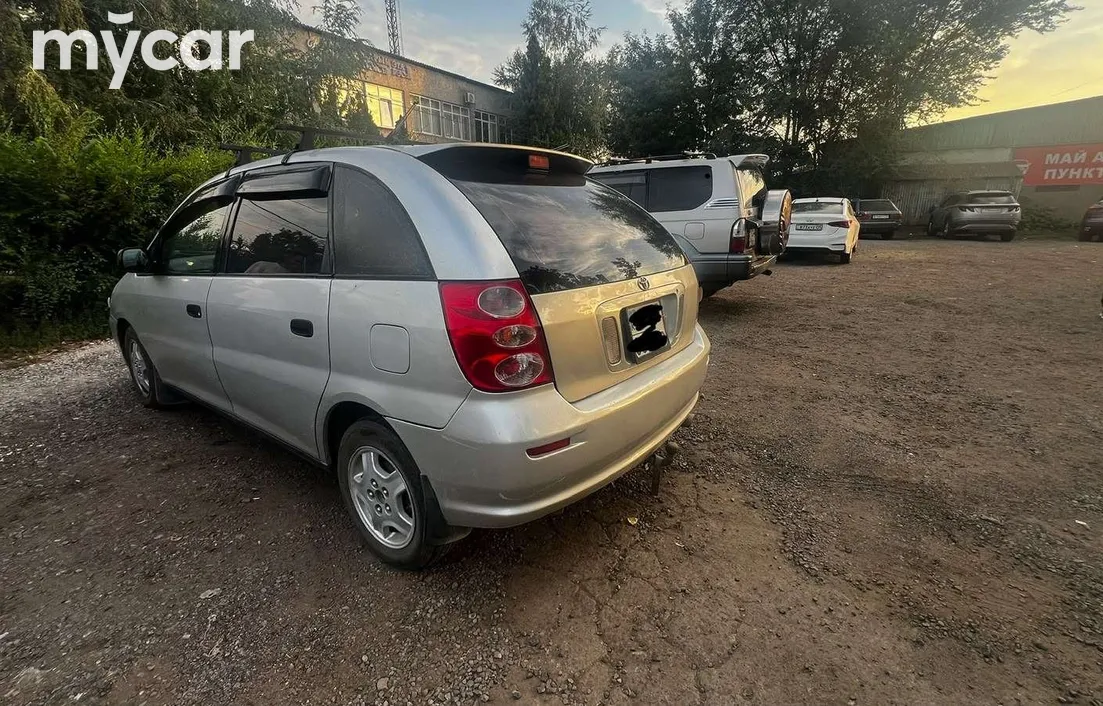 Toyota Nadia 1998