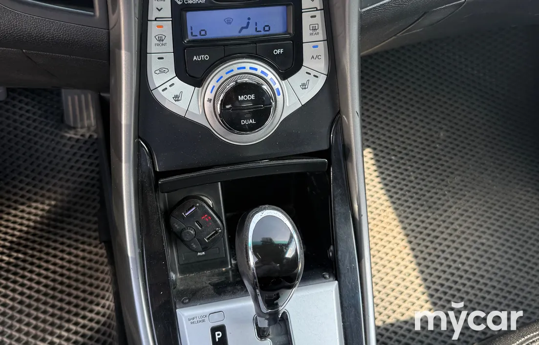 Hyundai Elantra 2011