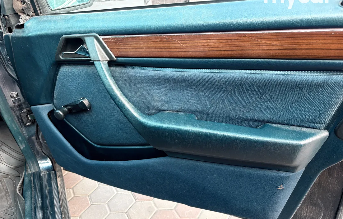 Mercedes-Benz E-Класс 1987