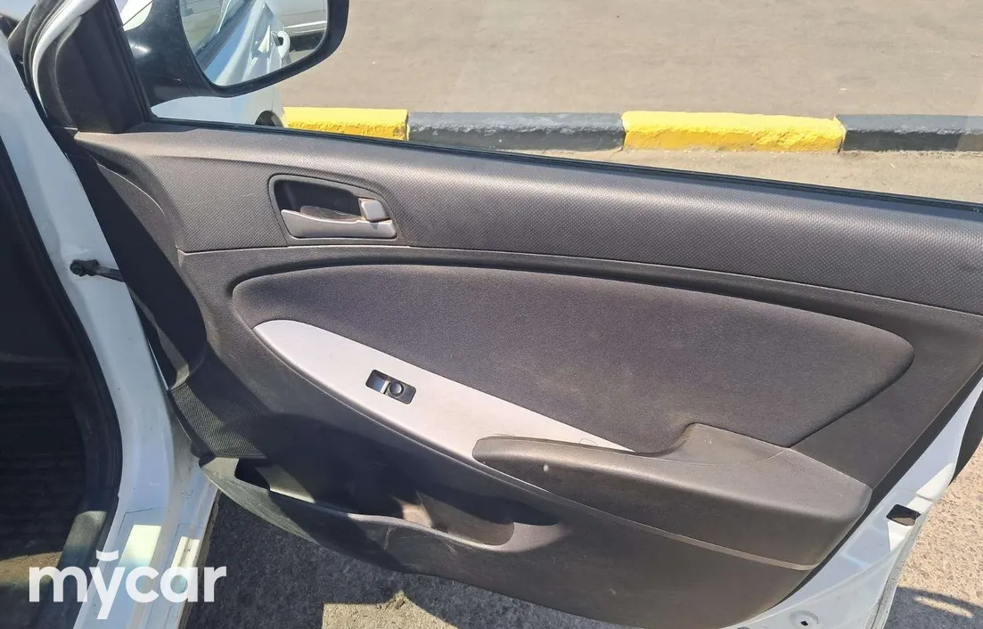 Hyundai Solaris 2014