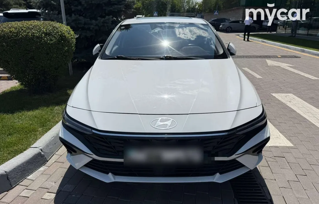Hyundai Elantra 2024