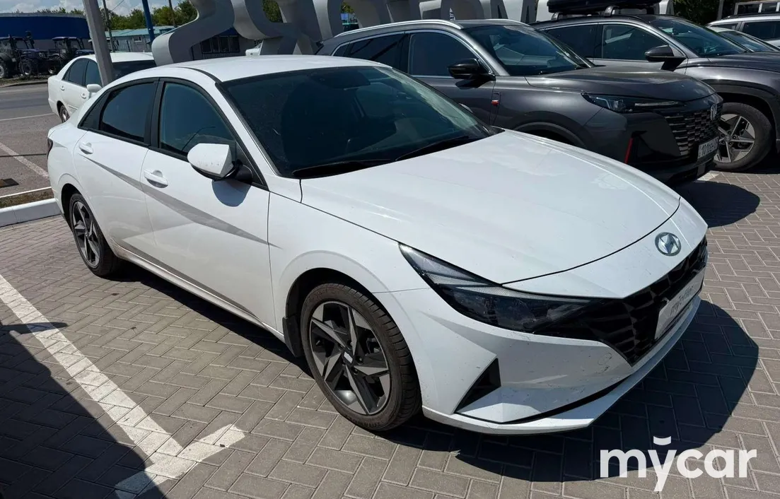 Hyundai Elantra 2023