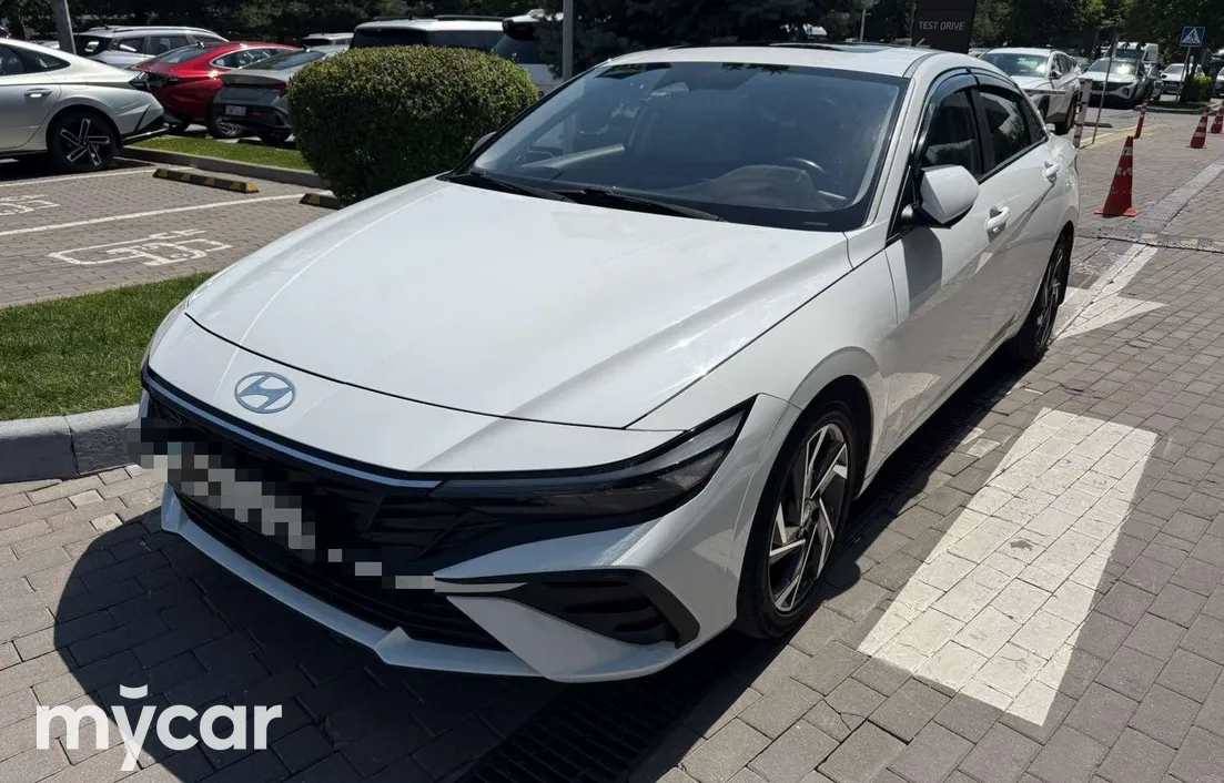 Hyundai Elantra 2024