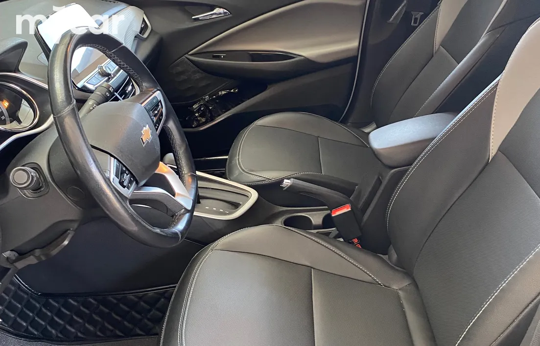 Chevrolet Onix 2023