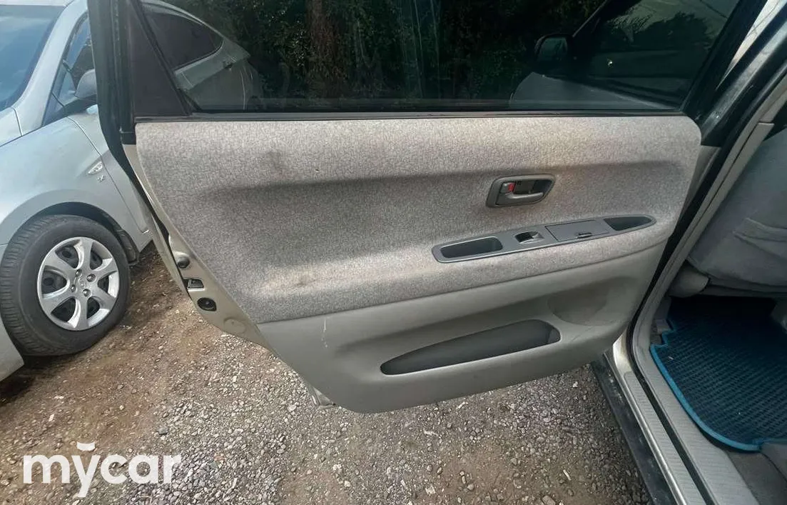 Toyota Nadia 1998