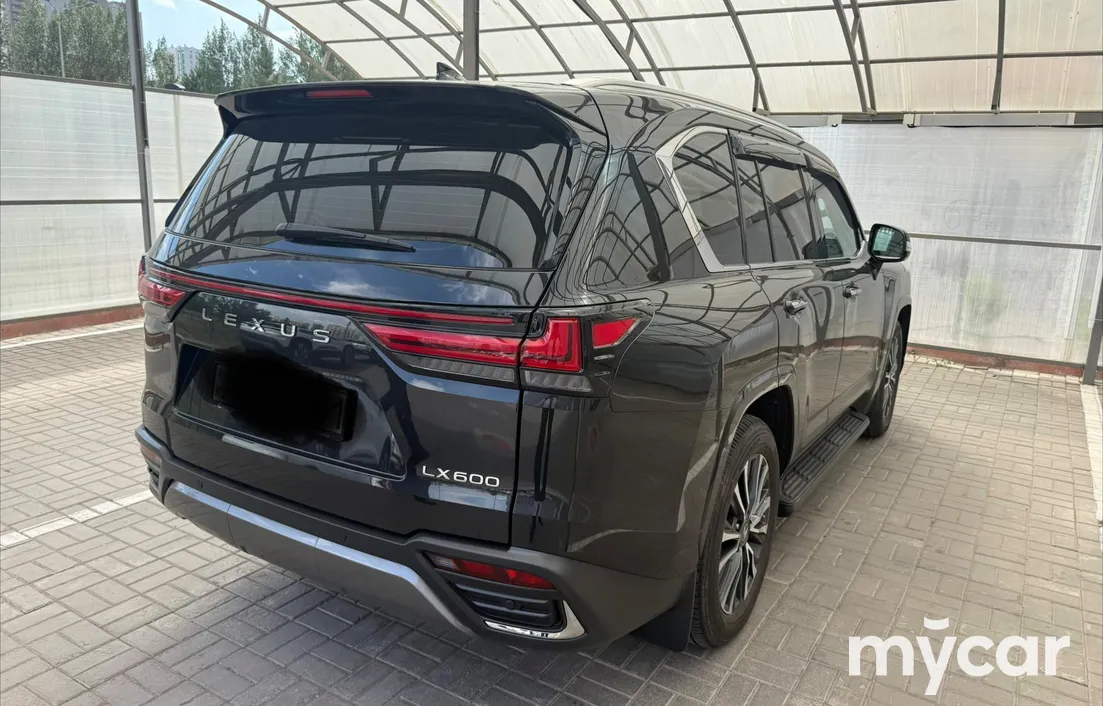 Lexus LX 2023