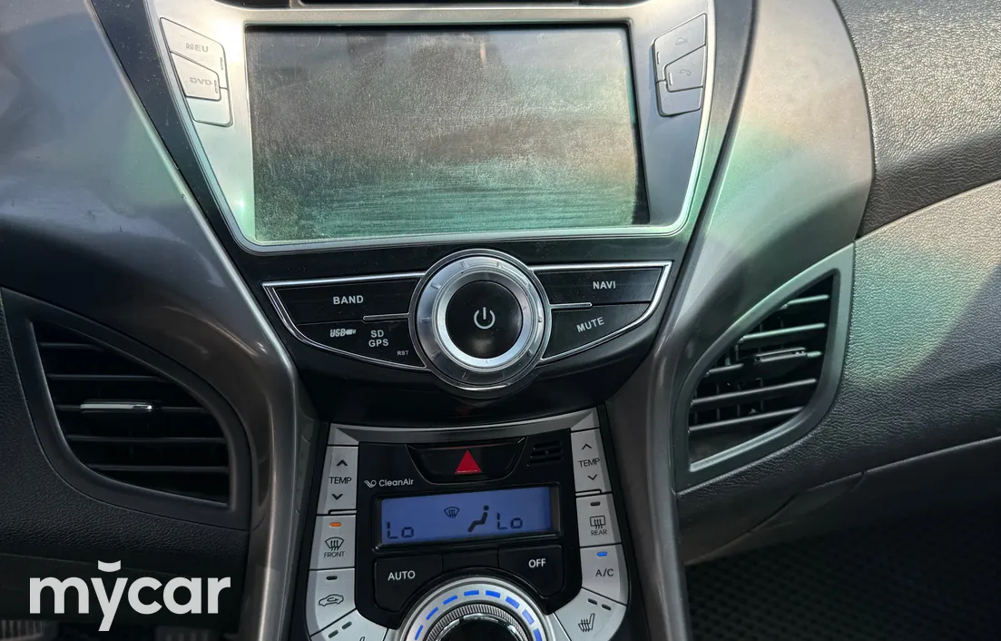 Hyundai Elantra 2011
