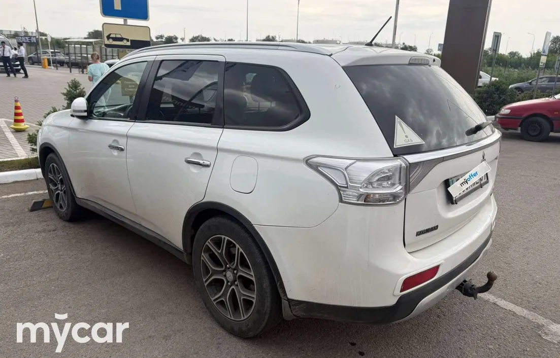 Mitsubishi Outlander 2014