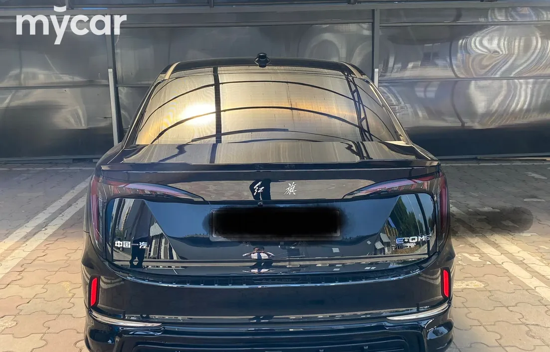 Hongqi E-QM5 2025