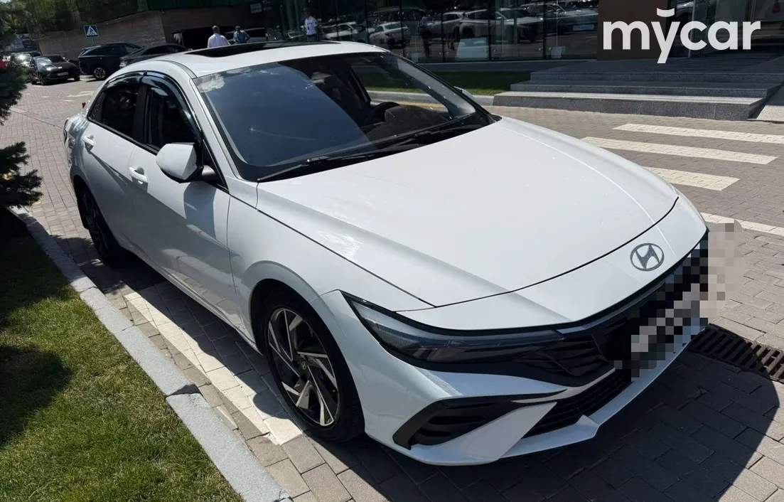 Hyundai Elantra 2024