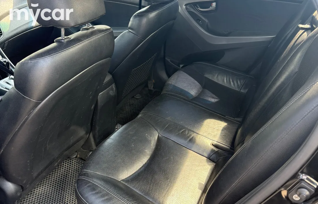 Hyundai Elantra 2011