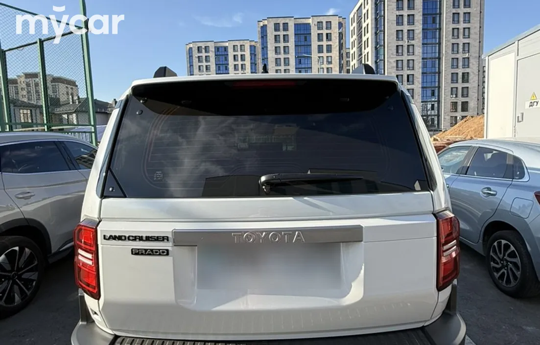 Toyota Land Cruiser Prado 2024