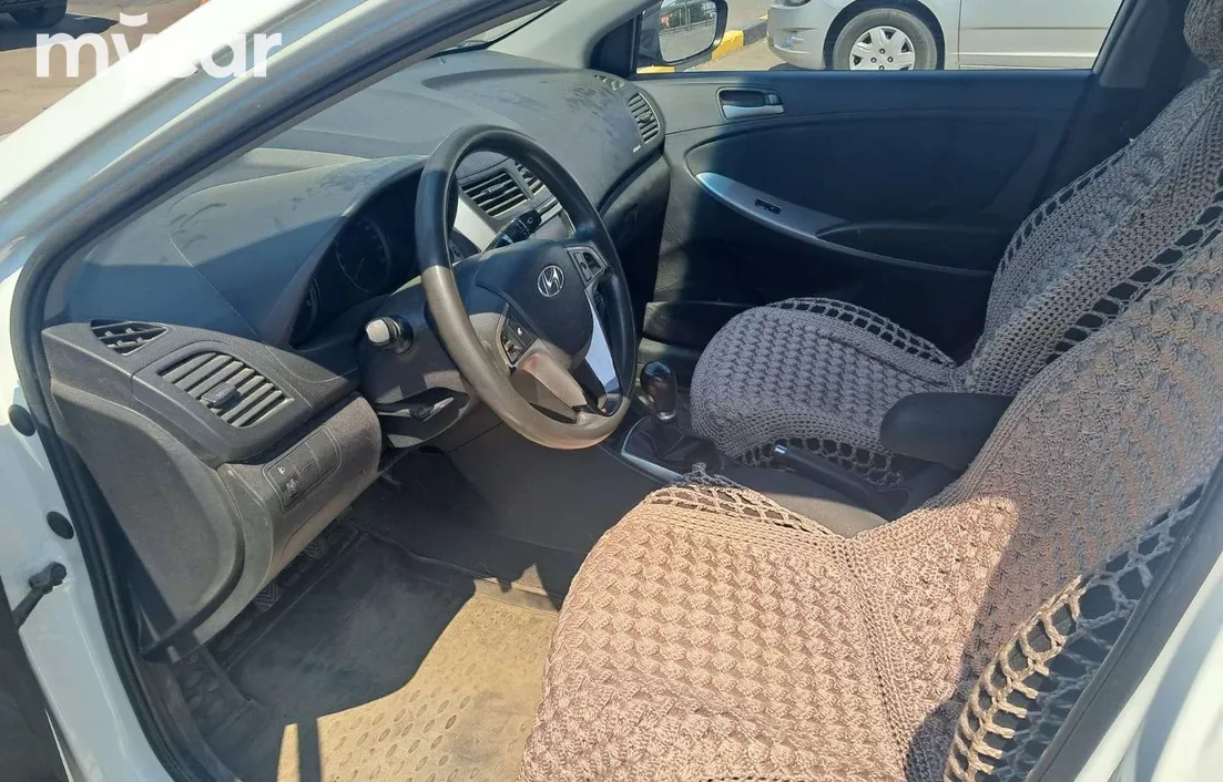 Hyundai Solaris 2014