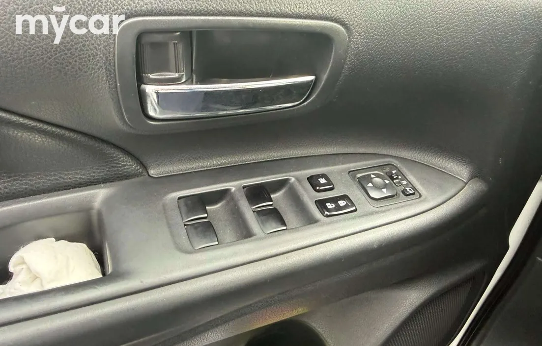 Mitsubishi Outlander 2014