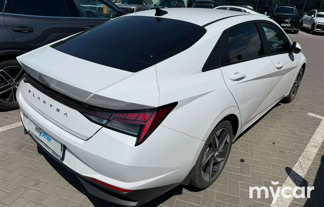 Hyundai Elantra 2023