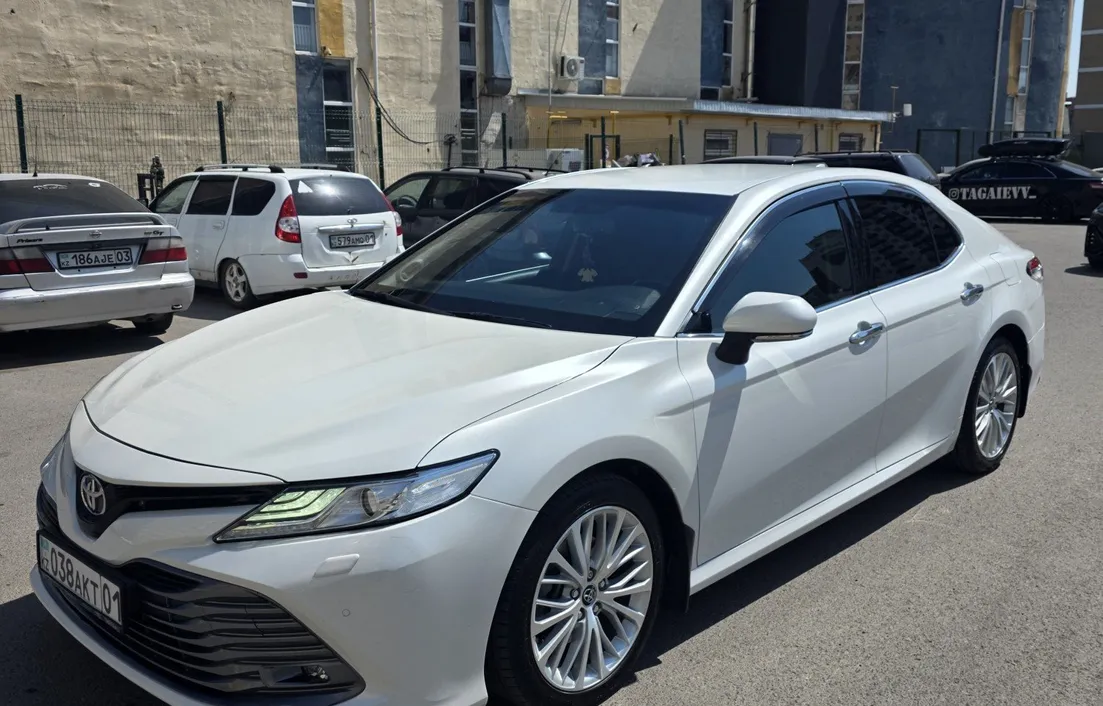 Toyota Camry 2019