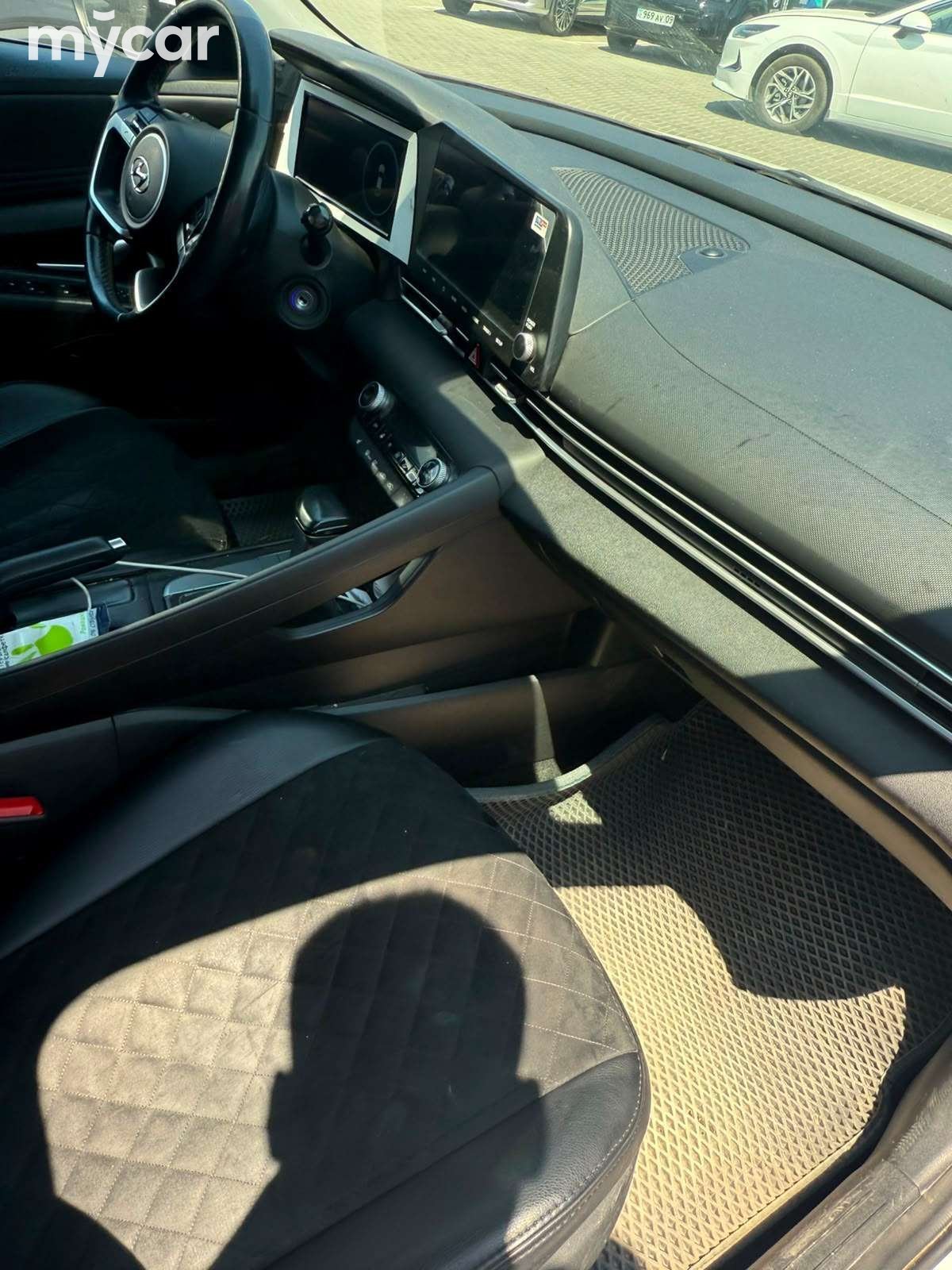 Hyundai Elantra 2023