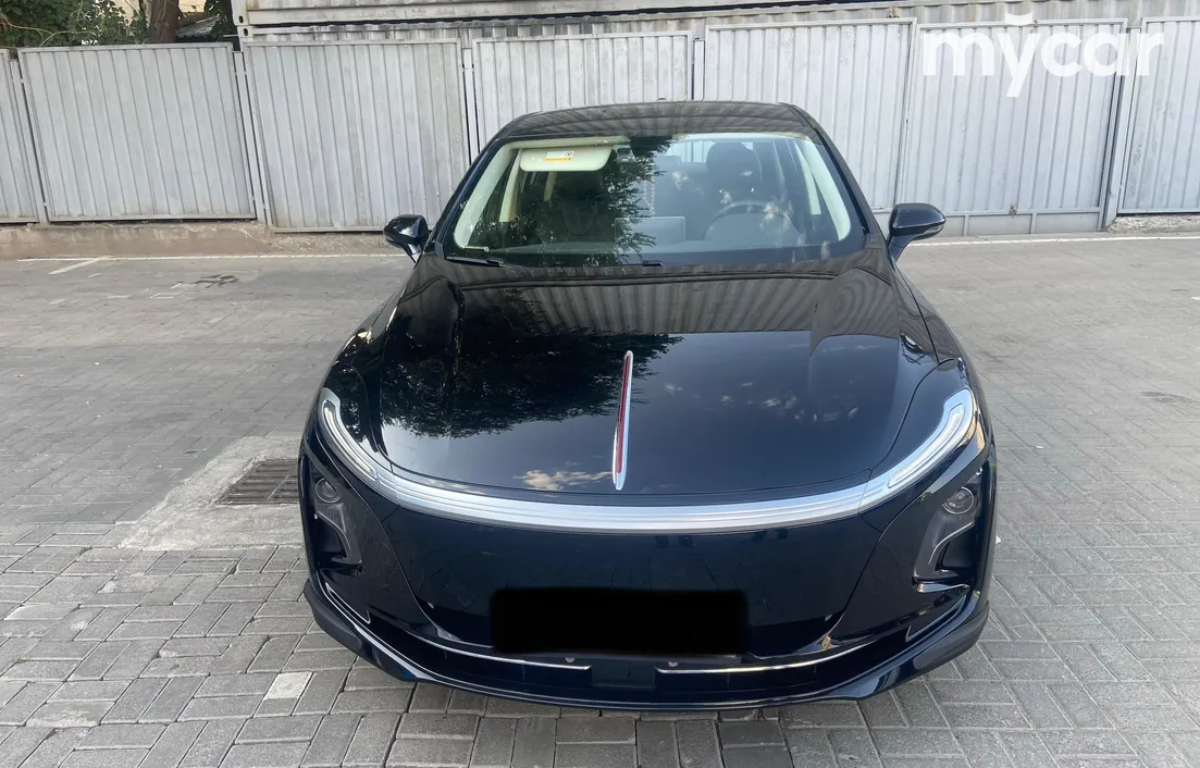 Hongqi E-QM5 2025