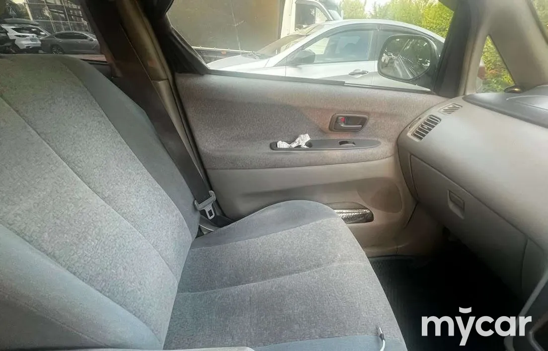Toyota Nadia 1998