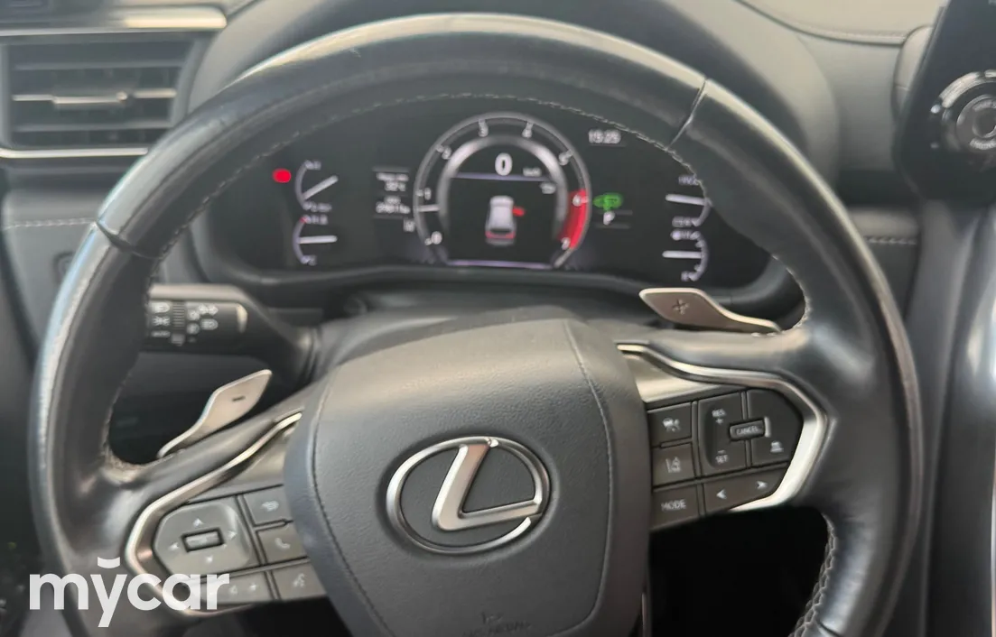 Lexus LX 2023