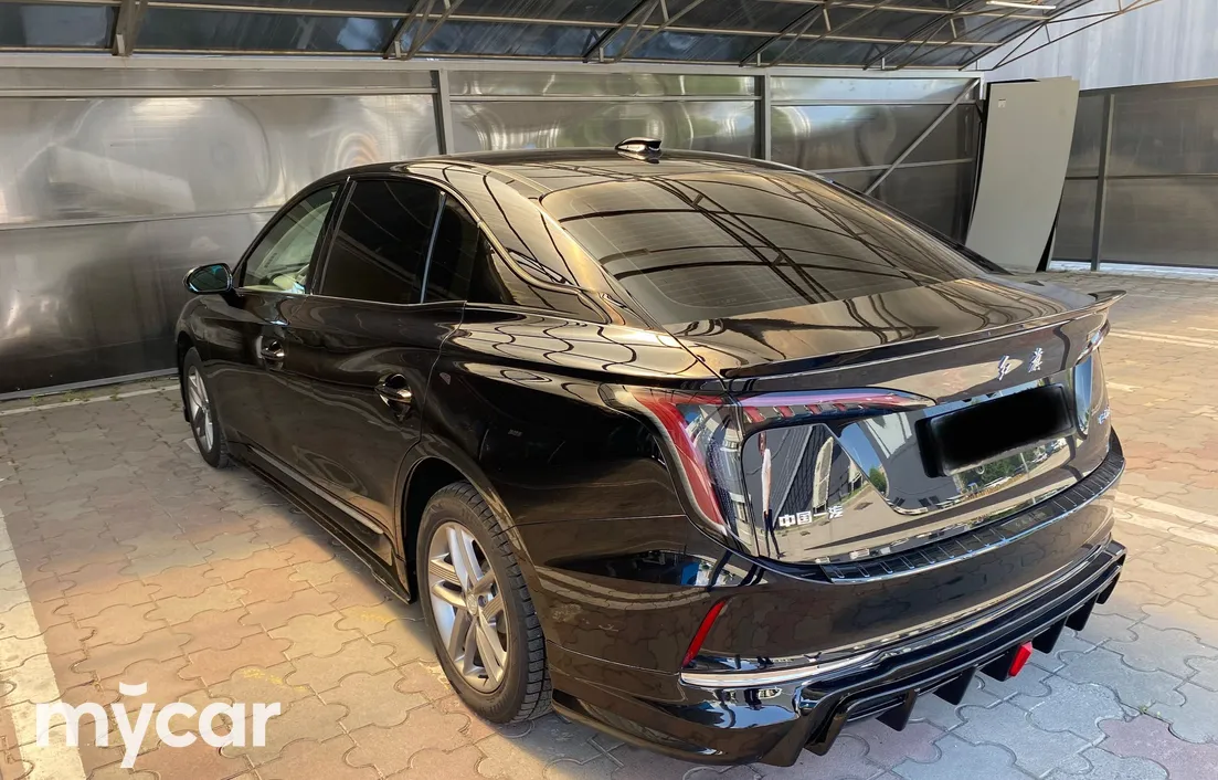 Hongqi E-QM5 2025