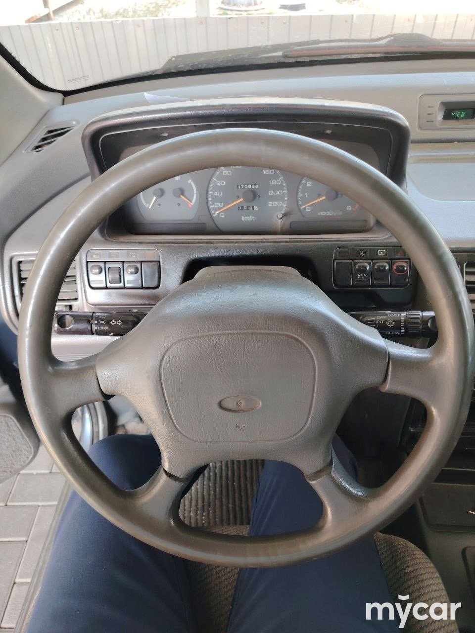Mitsubishi Space Wagon 1993