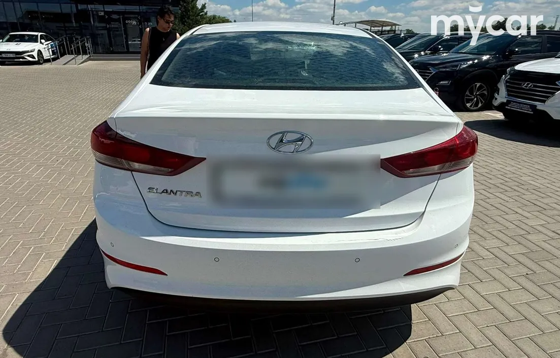 Hyundai Elantra 2018