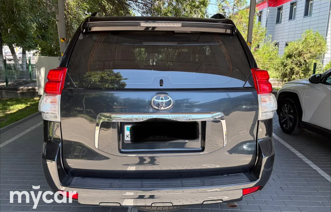 Toyota Land Cruiser Prado 2011