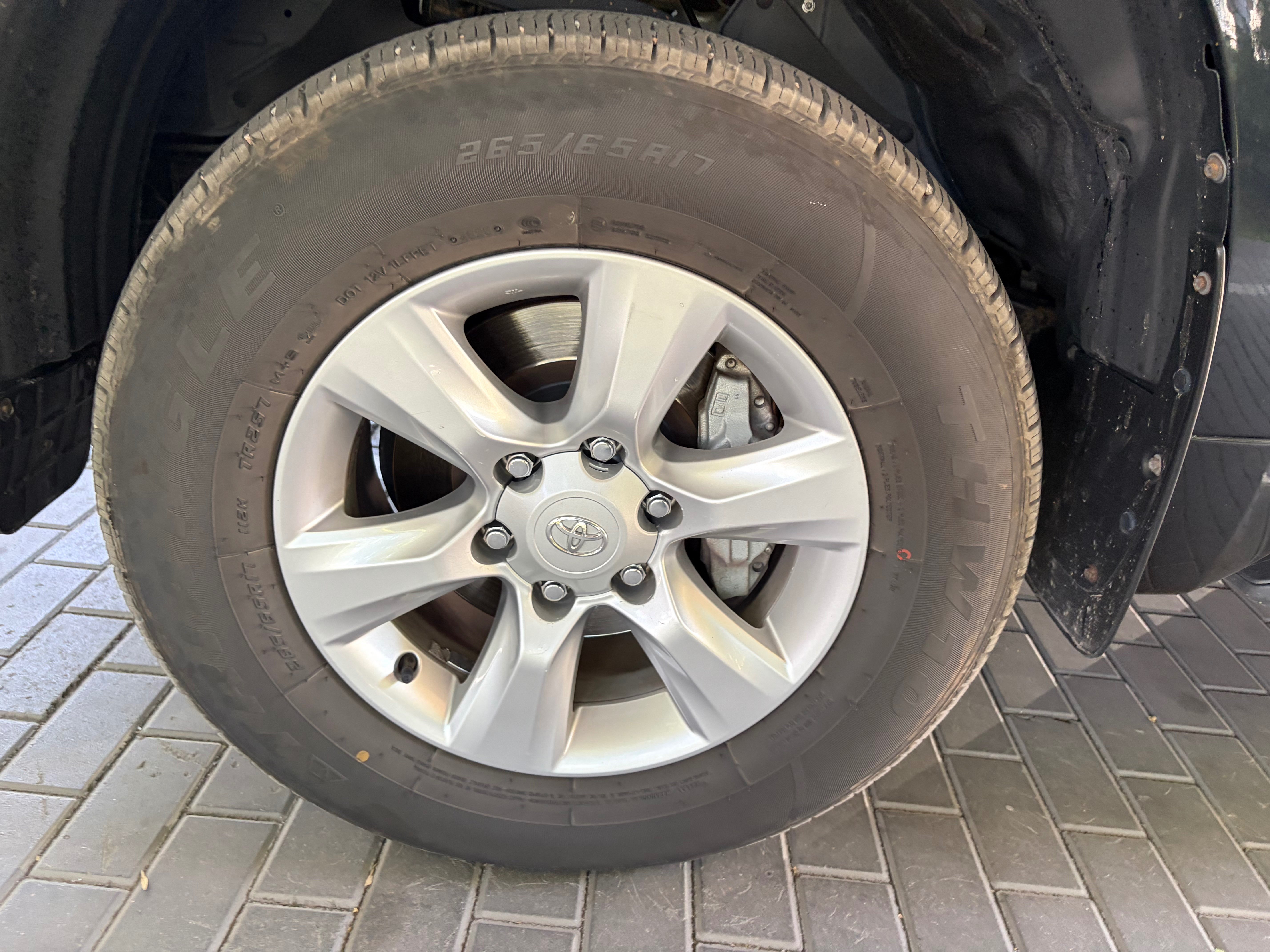 Toyota Land Cruiser Prado 2011