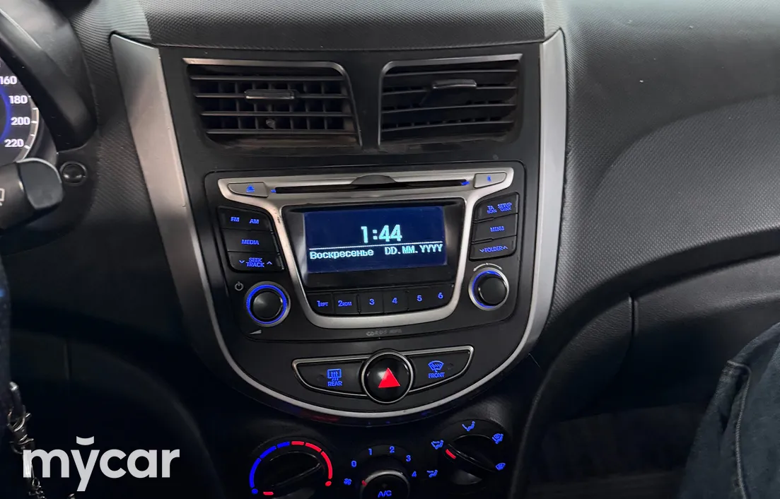 Hyundai Solaris 2015