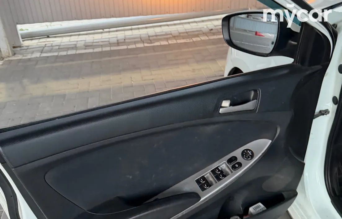 Hyundai Solaris 2015