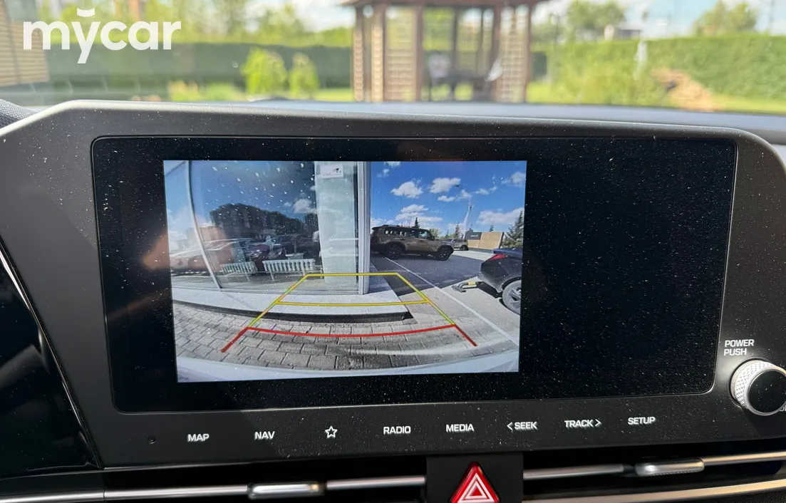 Hyundai Elantra 2024