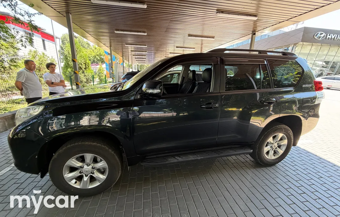 Toyota Land Cruiser Prado 2011