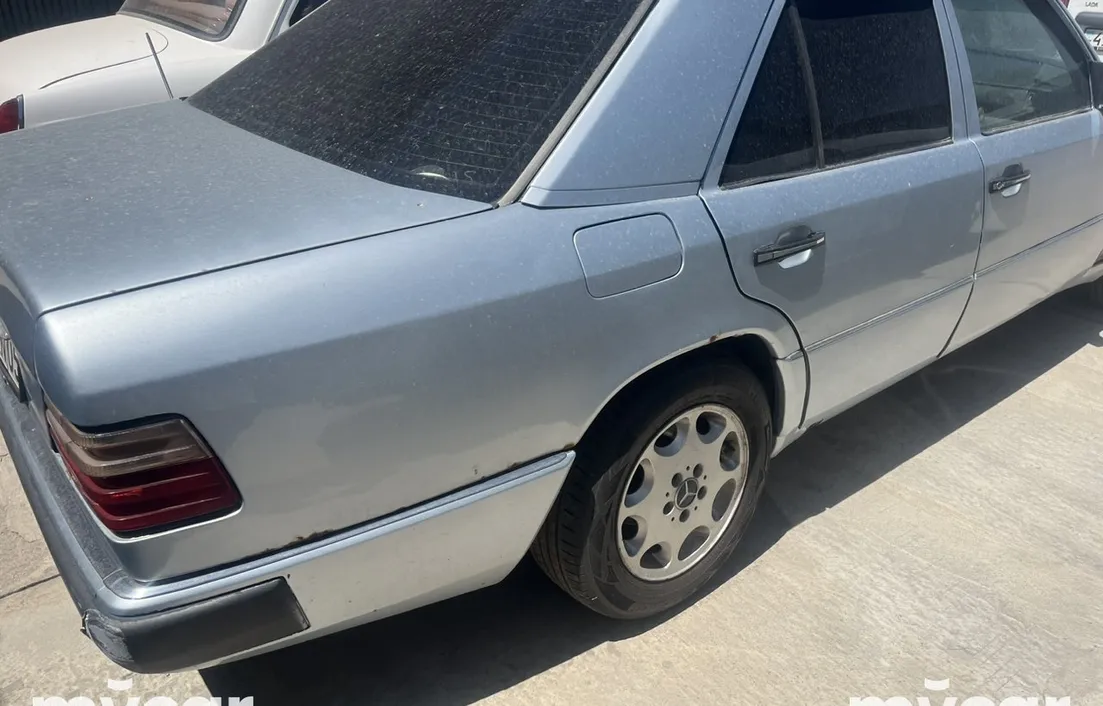 Mercedes-Benz E-Класс 1993