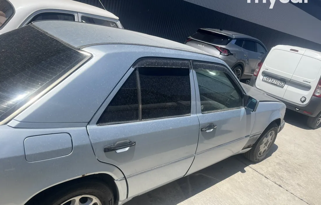 Mercedes-Benz E-Класс 1993