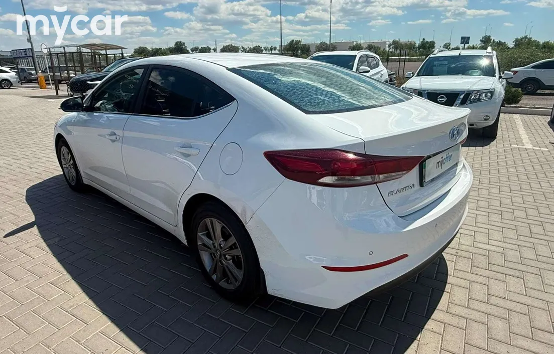 Hyundai Elantra 2018