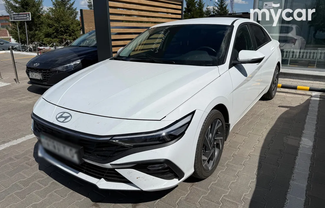 Hyundai Elantra 2024